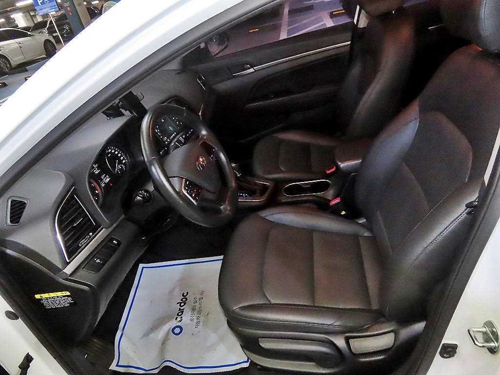 HYUNDAI Avante - Vista 6