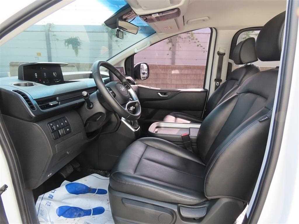 HYUNDAI Staria - Vista 6