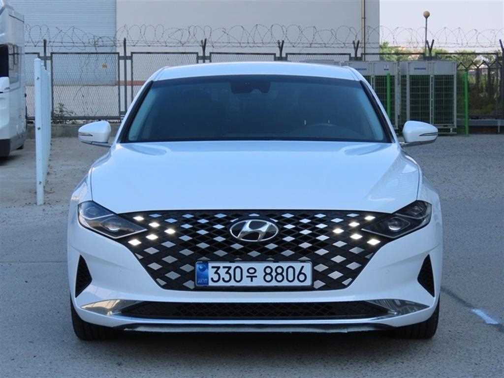 HYUNDAI Grandeur - Vista 2