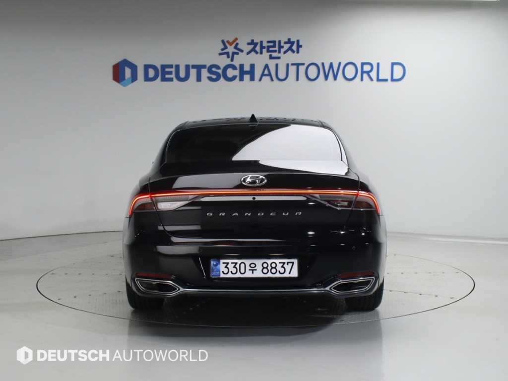 HYUNDAI Grandeur - Vista 5