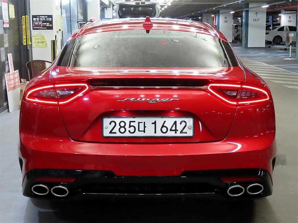 KIA Stinger - Vista 5