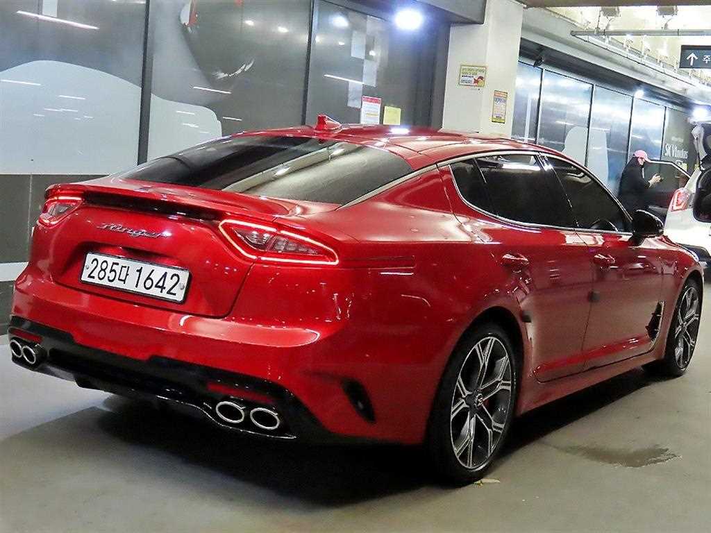 KIA Stinger - Vista 4