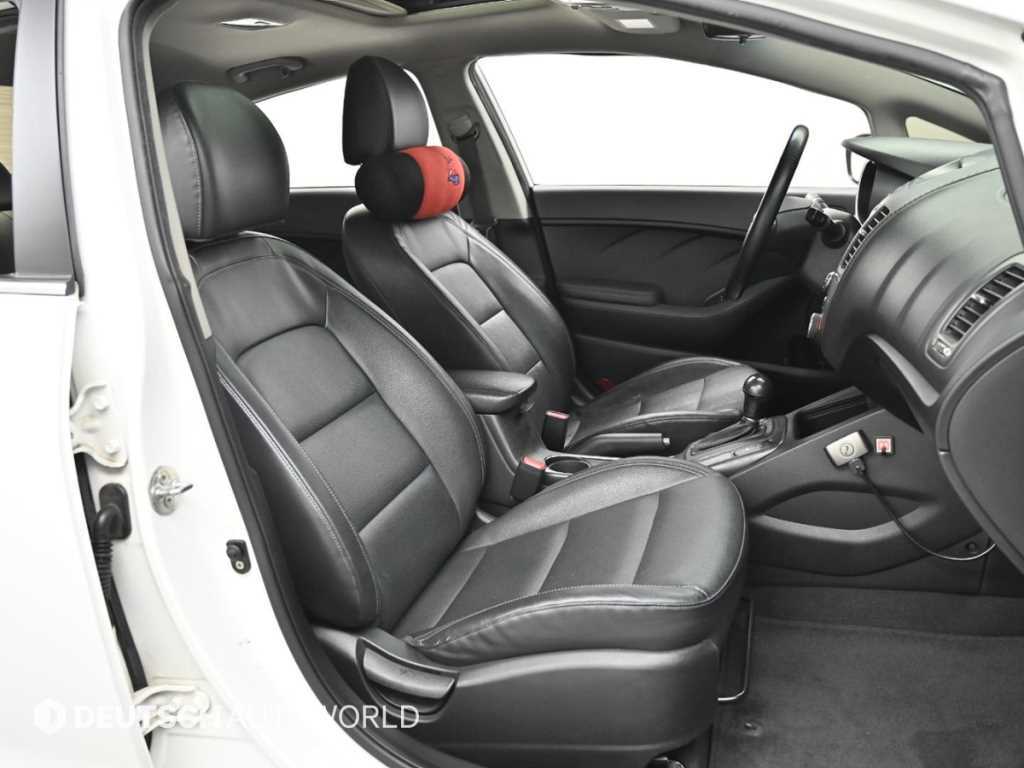 KIA K3 - Vista 10