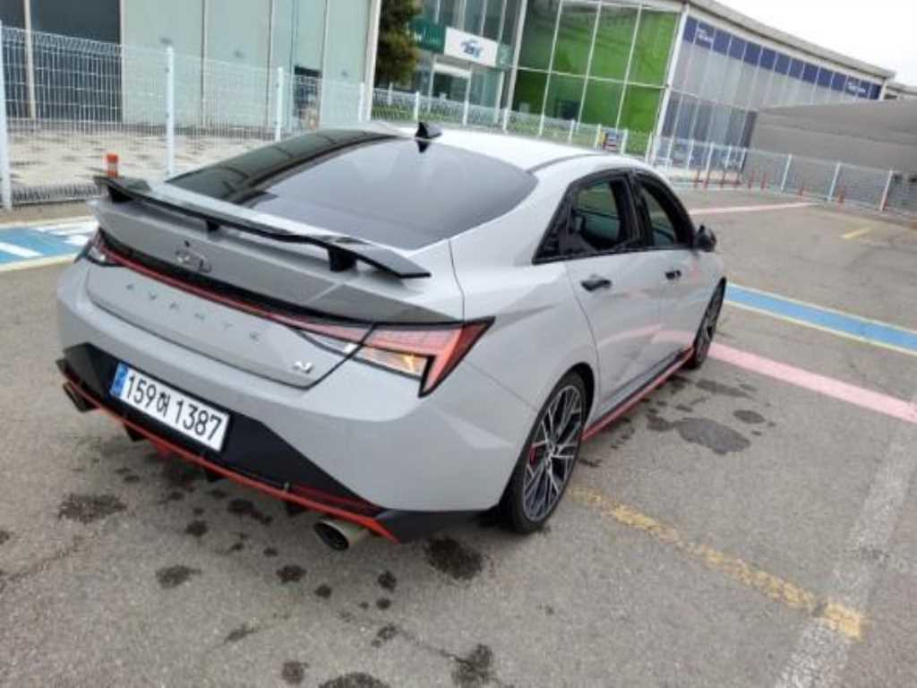 HYUNDAI Avante - Vista 8