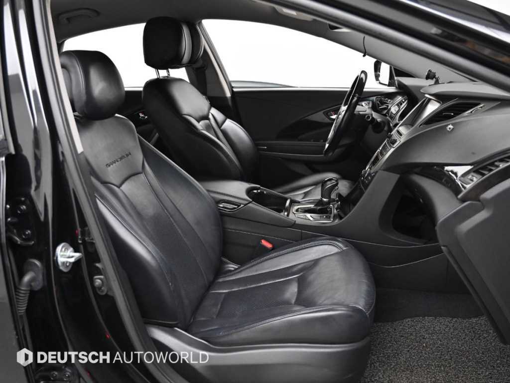 HYUNDAI Grandeur - Vista 10