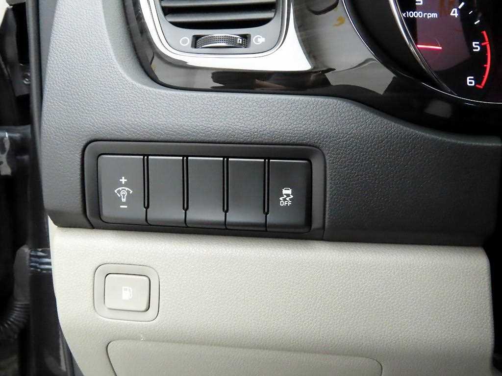 KIA Carnival 2018 Gris - Importación desde Corea - HF Imports Iquique - Foto 17