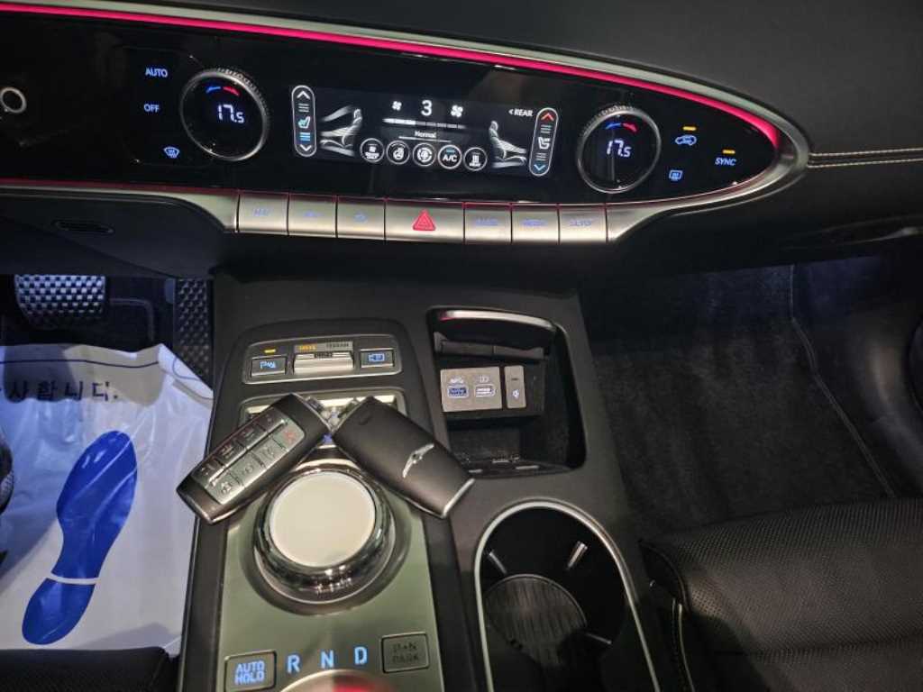 Genesis GV70 - Vista 12