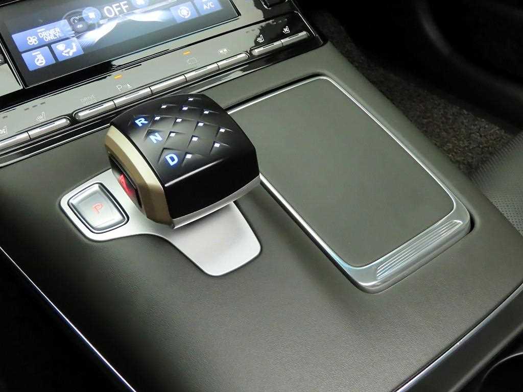 HYUNDAI Grandeur - Vista 12
