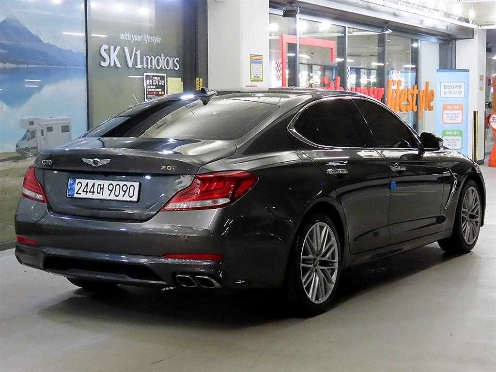 Genesis G70 - Vista 4