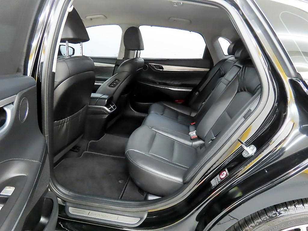 HYUNDAI Grandeur - Vista 6