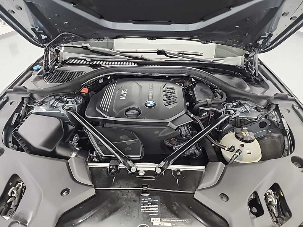 BMW 5 Series - Vista 5