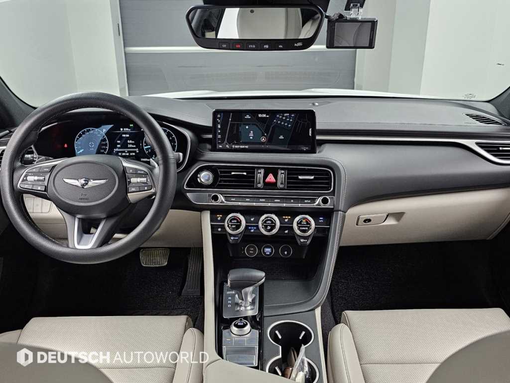 Genesis G70 - Vista 9