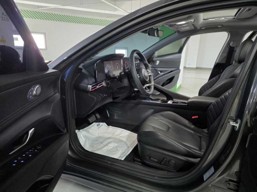 HYUNDAI Avante - Vista 7
