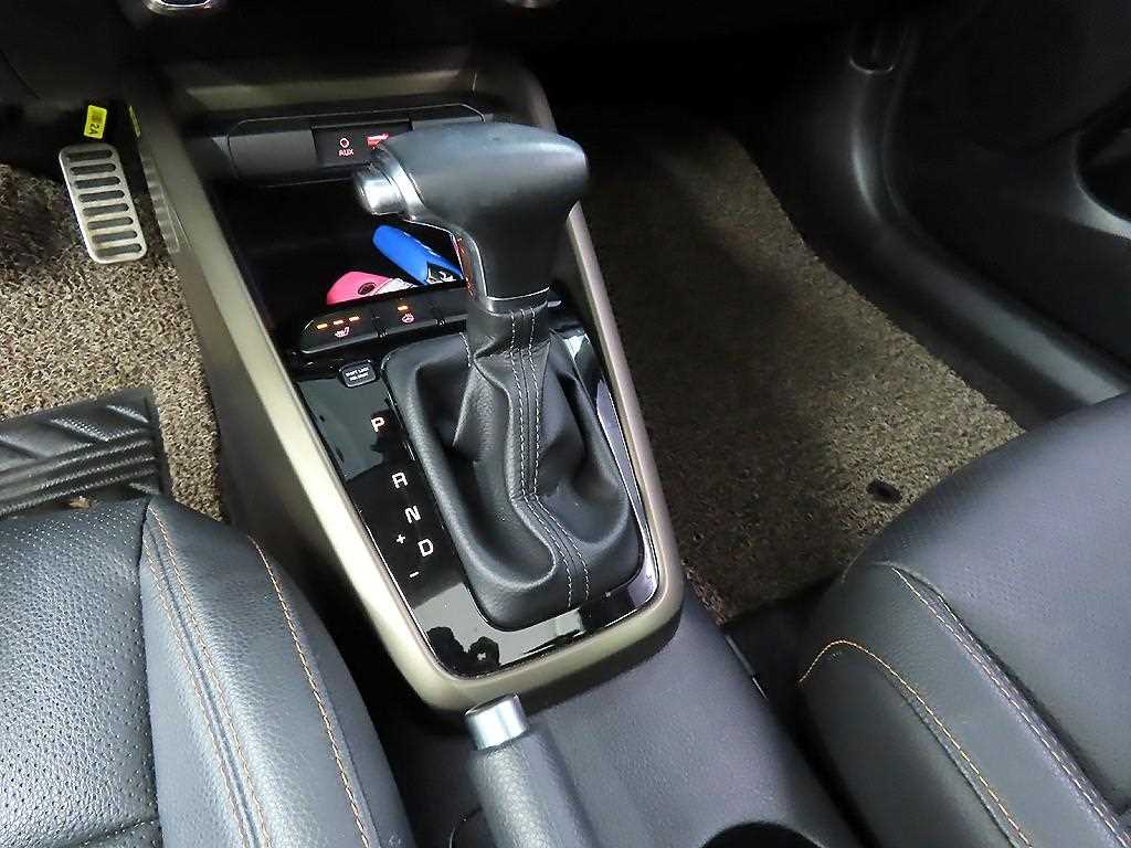 KIA Stonic - Vista 10