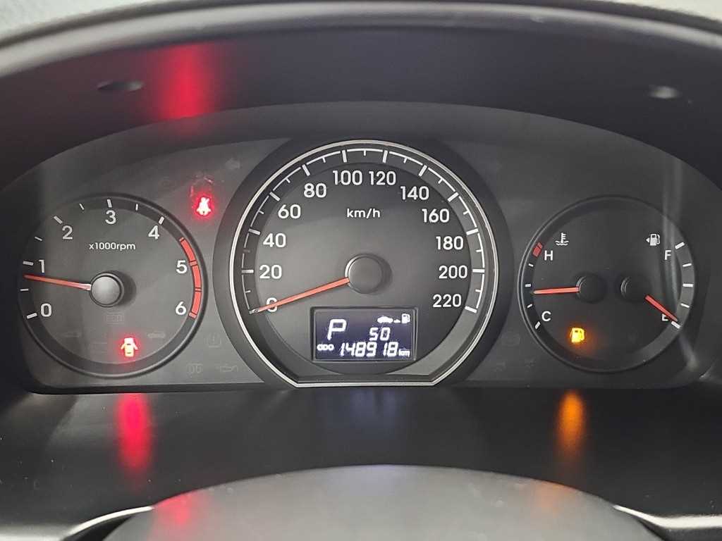 HYUNDAI Starex - Vista 8