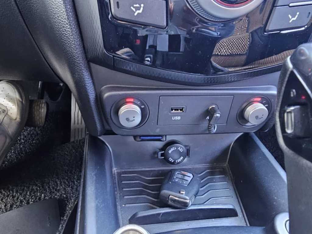 Ssangyong Tivoli - Vista 10