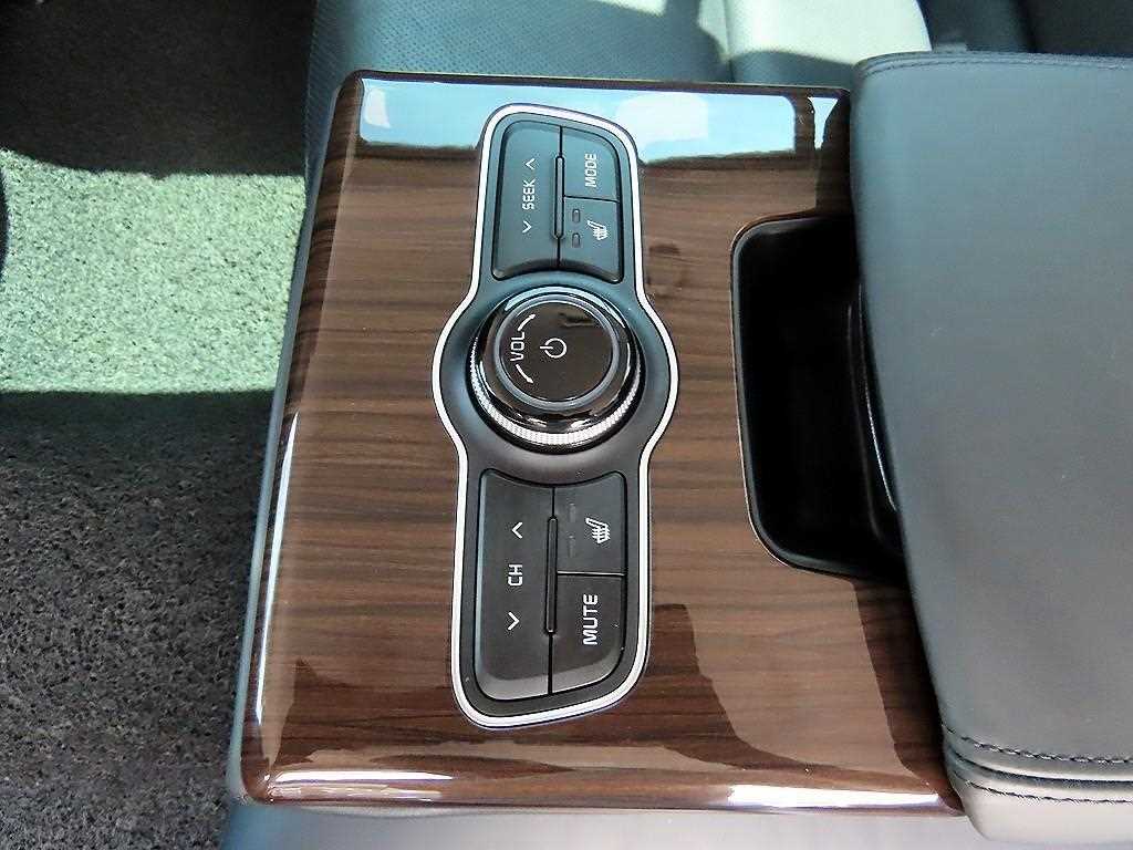 KIA K7 2015 Negro - Importación desde Corea - HF Imports Iquique - Foto 18