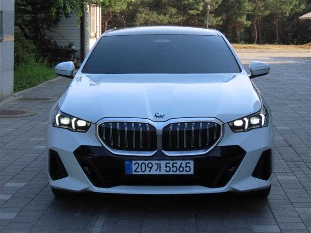 BMW 5 Series 2025 - Importación desde Corea - HF Imports Iquique - Foto 1
