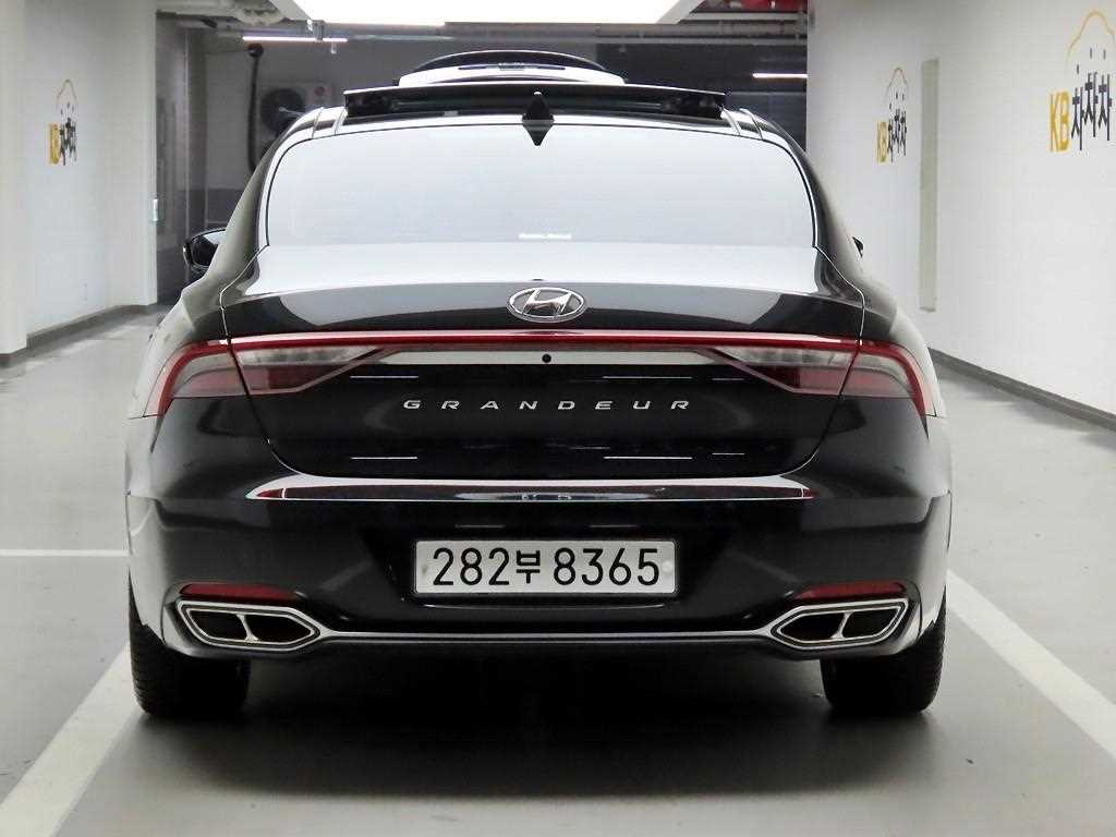 HYUNDAI Grandeur - Vista 3