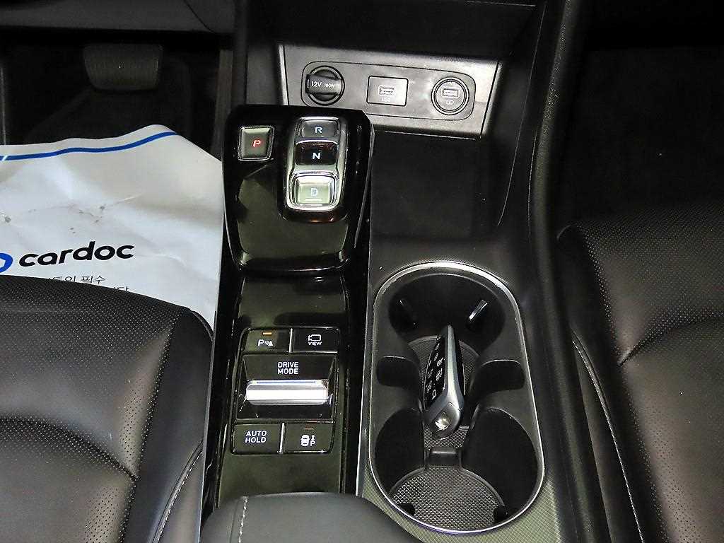 HYUNDAI Sonata - Vista 12