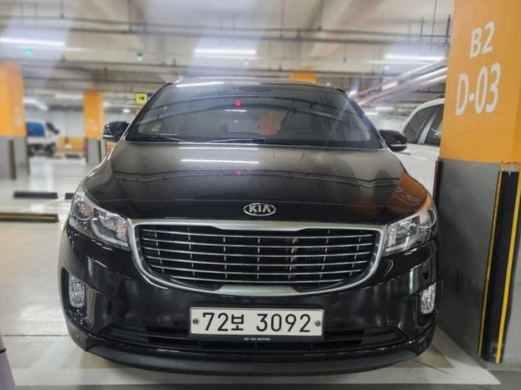 KIA Carnival 2017 Negro - Importación desde Corea - HF Imports Iquique - Foto 1
