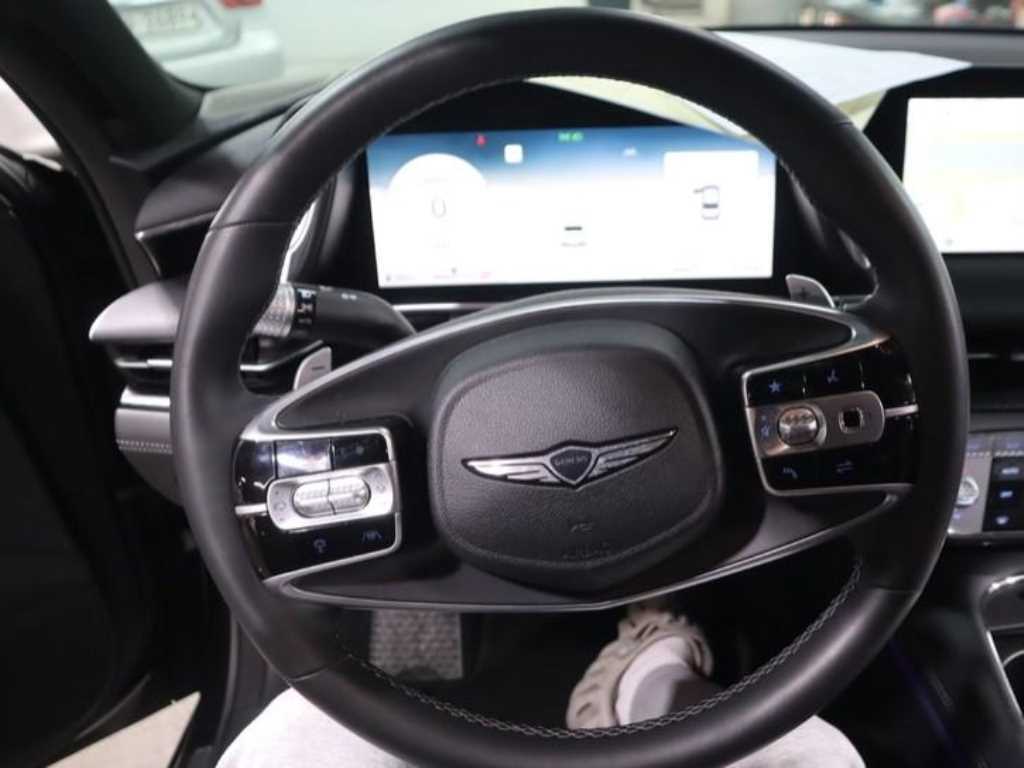 Genesis G90 - Vista 8