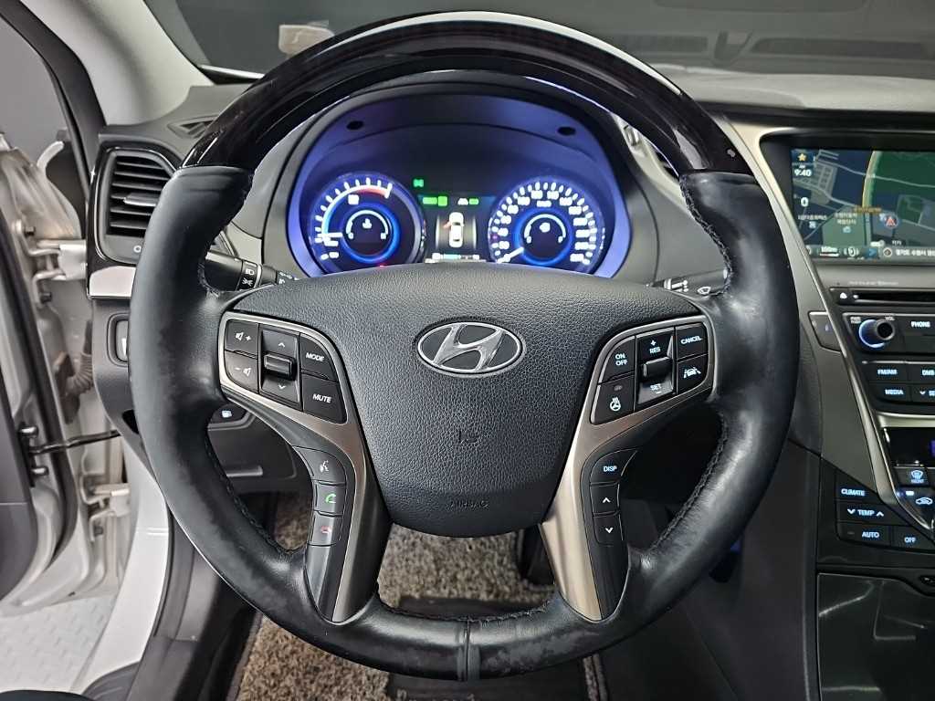 HYUNDAI Grandeur - Vista 9