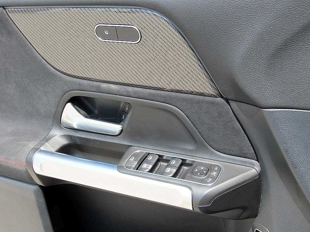 Mercedes Benz GLB Class 2022 Blanco - Importación desde Corea - HF Imports Iquique - Foto 13