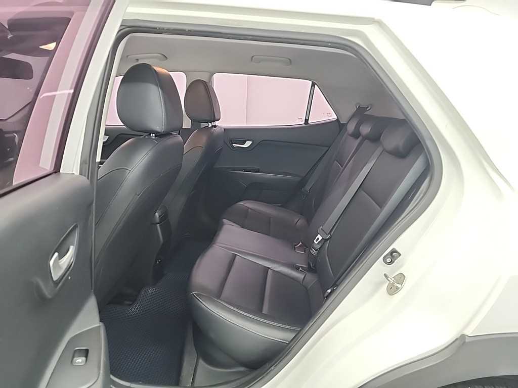 KIA Stonic - Vista 12
