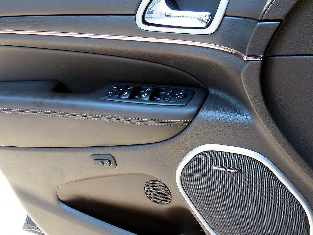 Jeep Cherokee - Vista 11