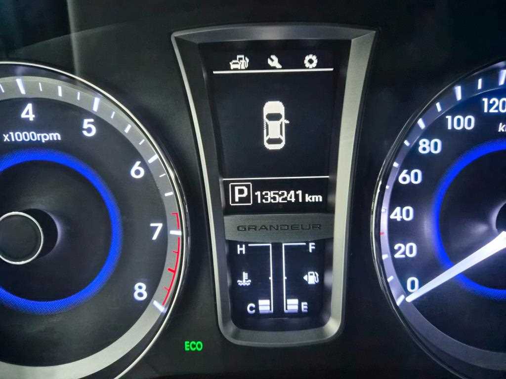 HYUNDAI Grandeur - Vista 12