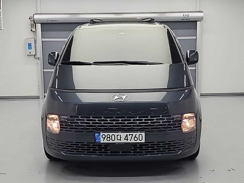 HYUNDAI Staria - Vista 2