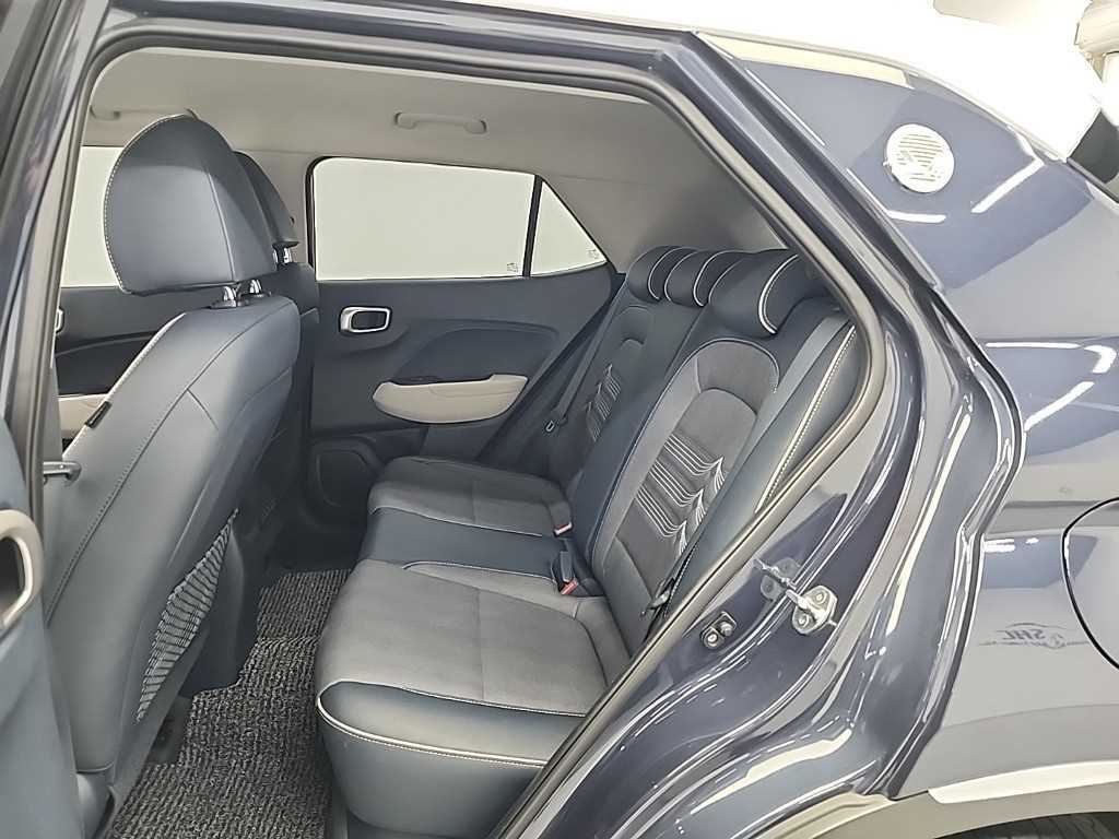 HYUNDAI Venue - Vista 12