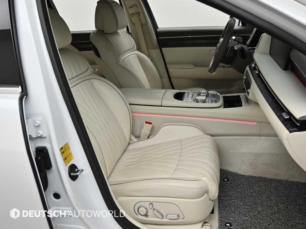Genesis G90 - Vista 10