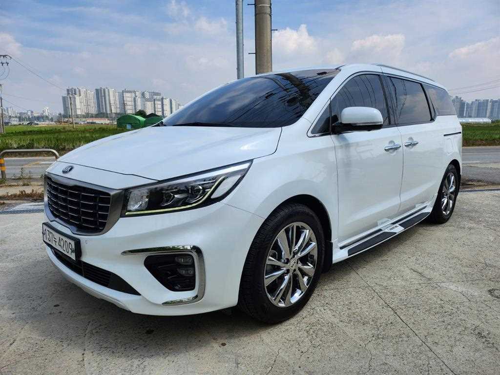 KIA Carnival - Vista 8