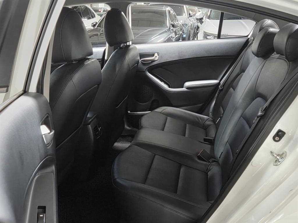 KIA K3 - Vista 11