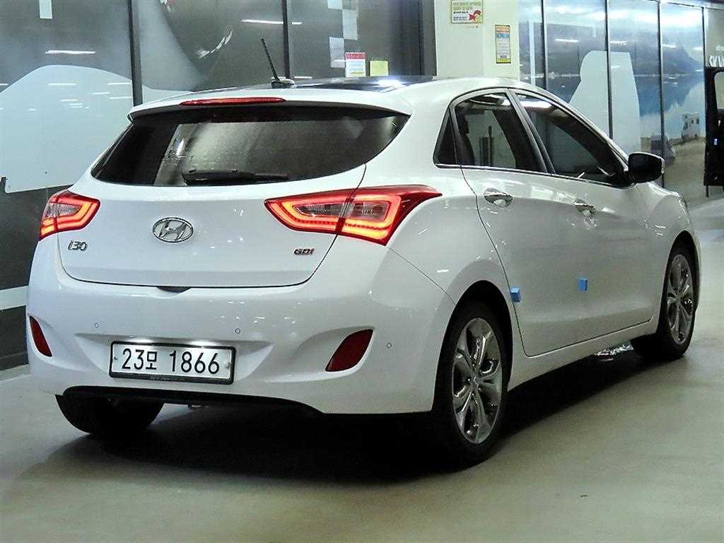 HYUNDAI i30 - Vista 4