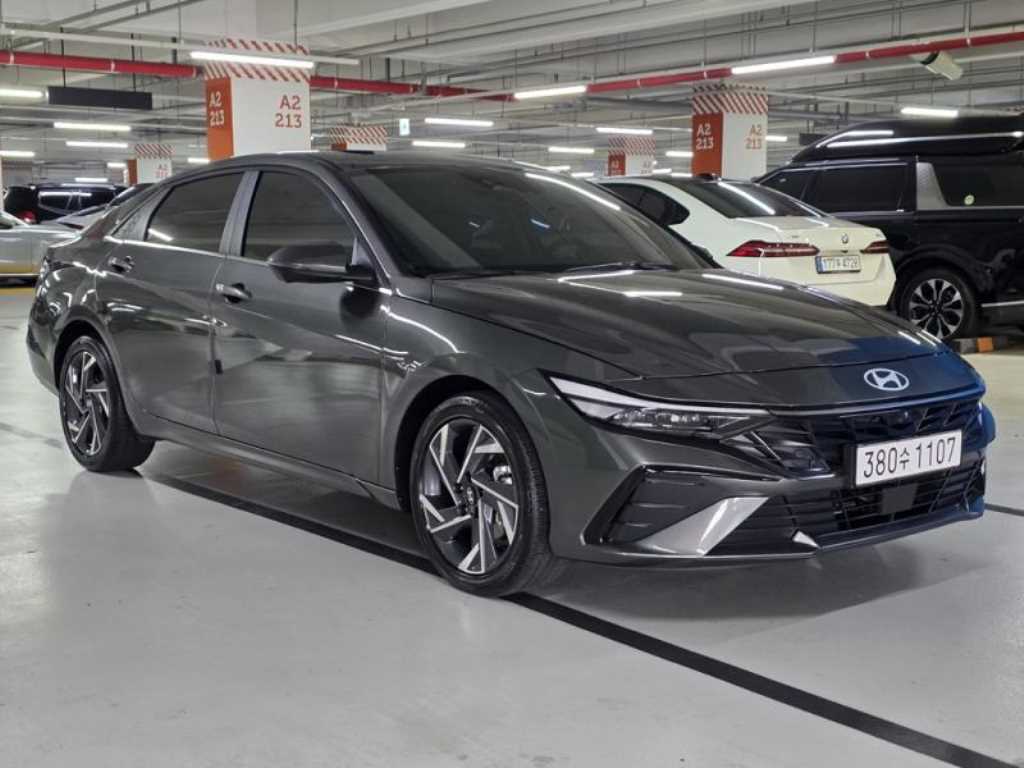 HYUNDAI Avante - Vista 3