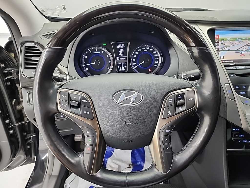 HYUNDAI Grandeur - Vista 9