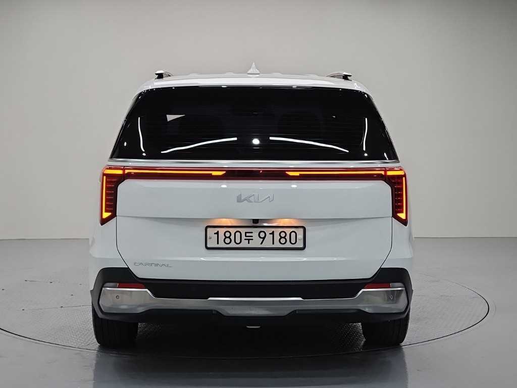 KIA Carnival - Vista 3