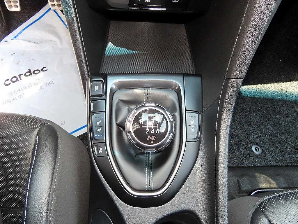 HYUNDAI Veloster - Vista 10