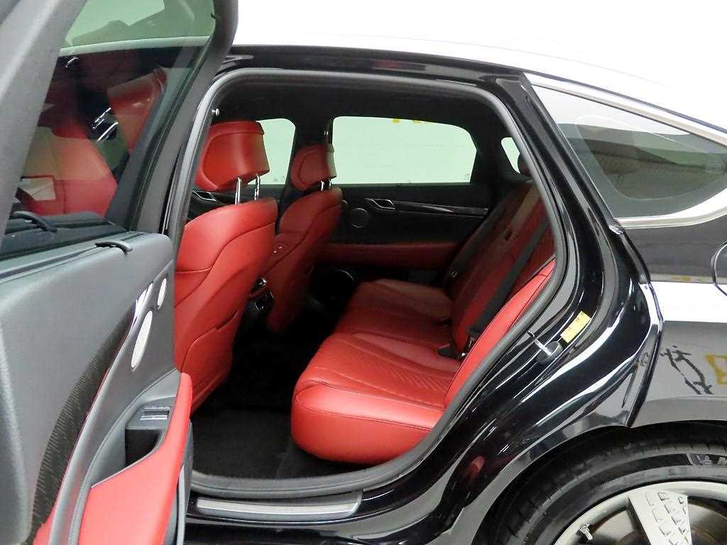 Genesis G80 - Vista 12