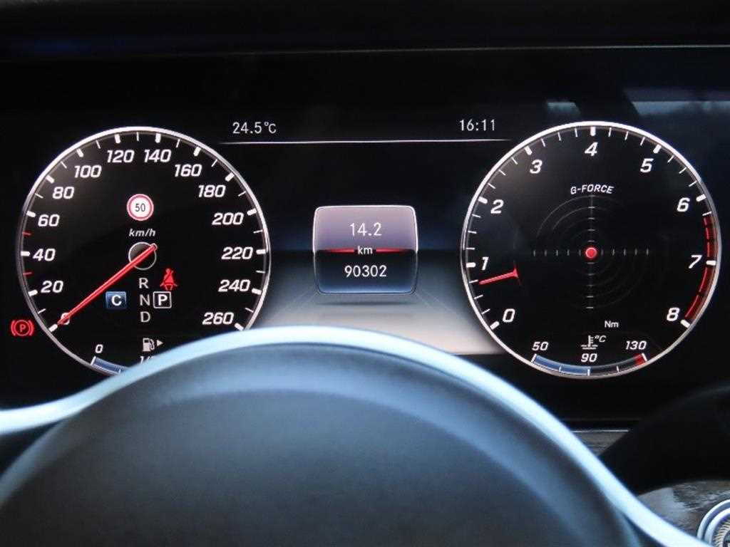 Mercedes Benz E class - Vista 7