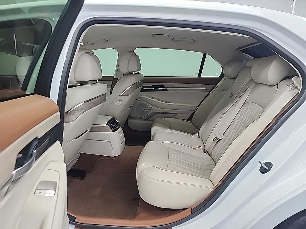 Genesis G90 - Vista 12