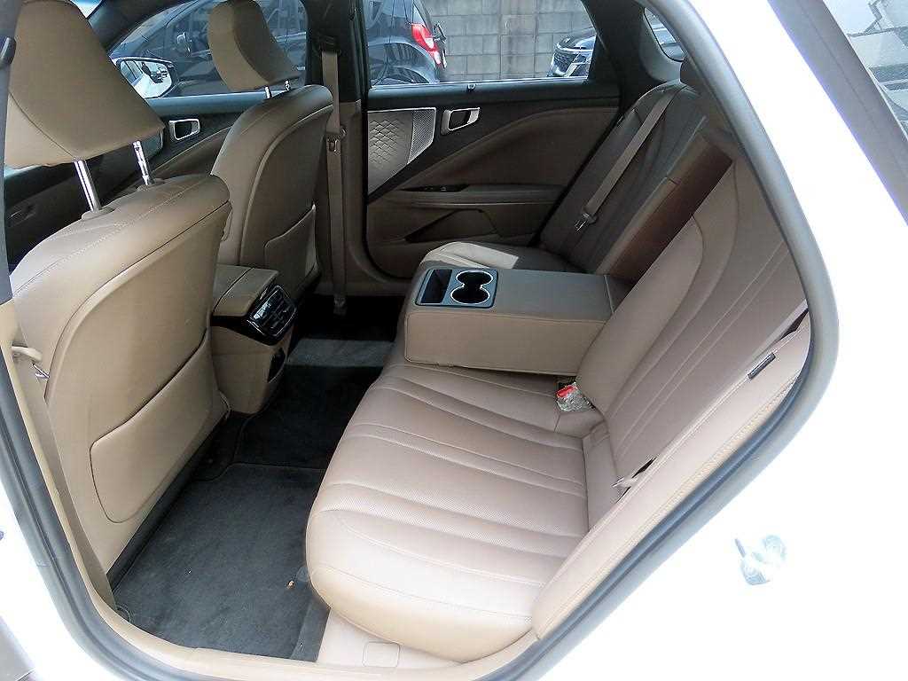 KIA K8 - Vista 6