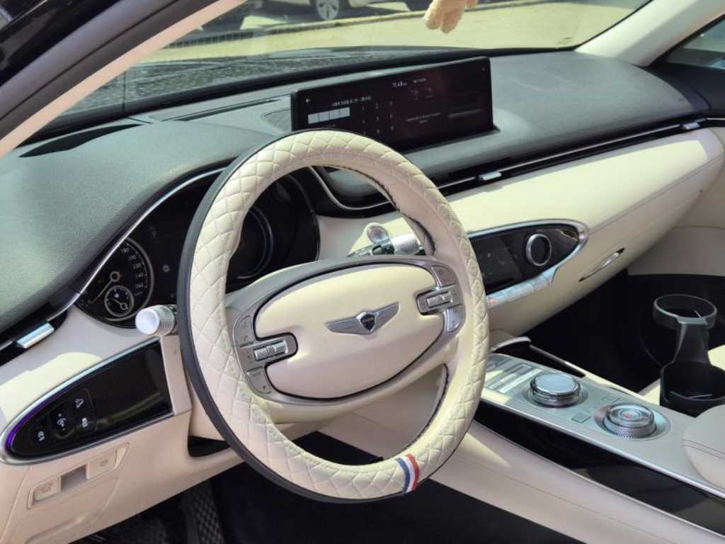 Genesis GV70 - Vista 3