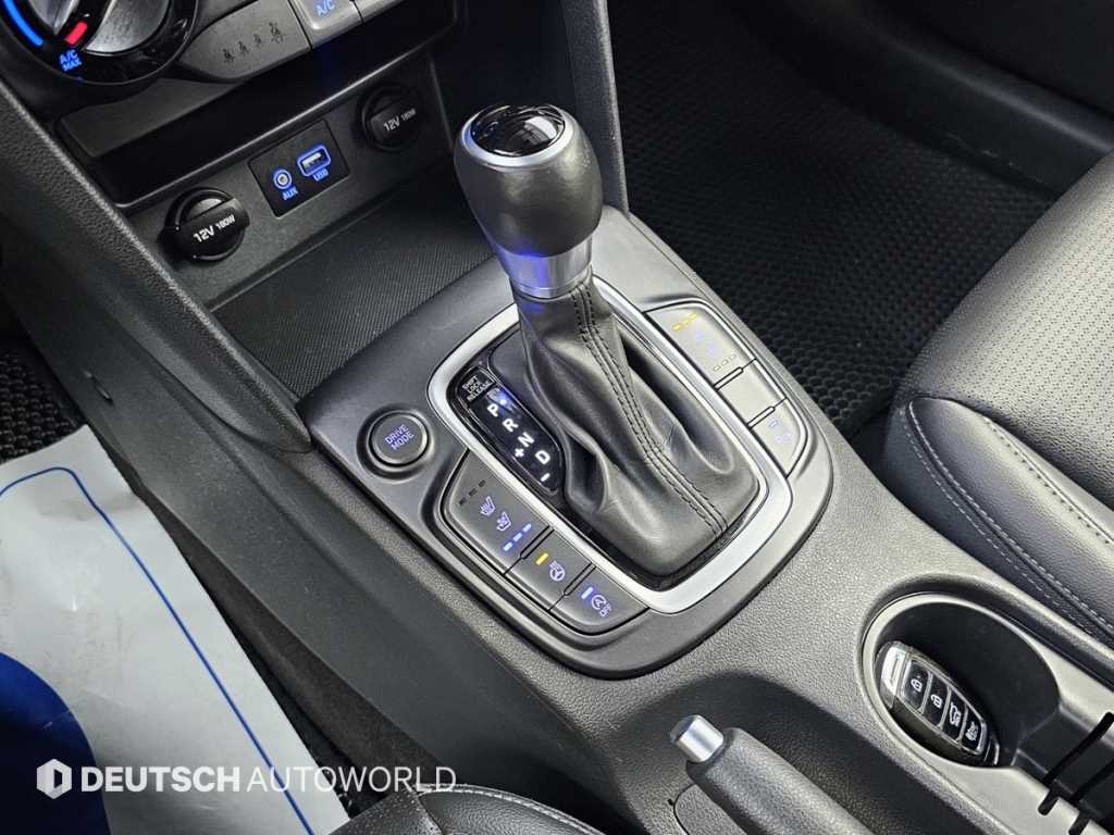 HYUNDAI Kona - Vista 9