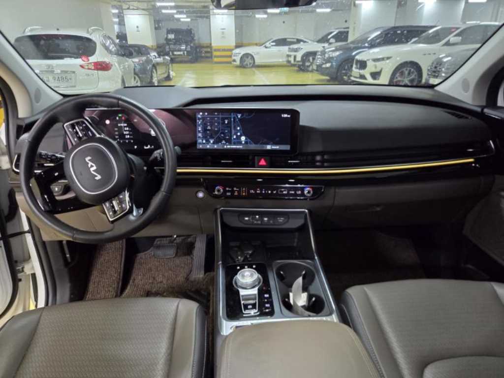 KIA Carnival - Vista 11