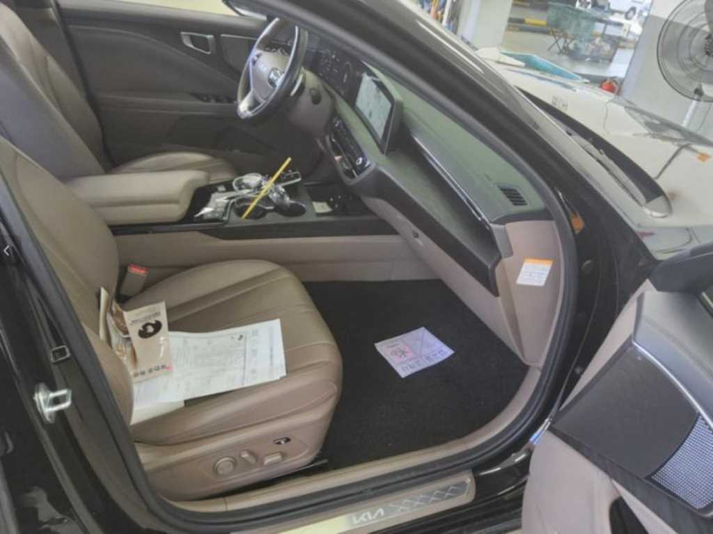 KIA K8 - Vista 7