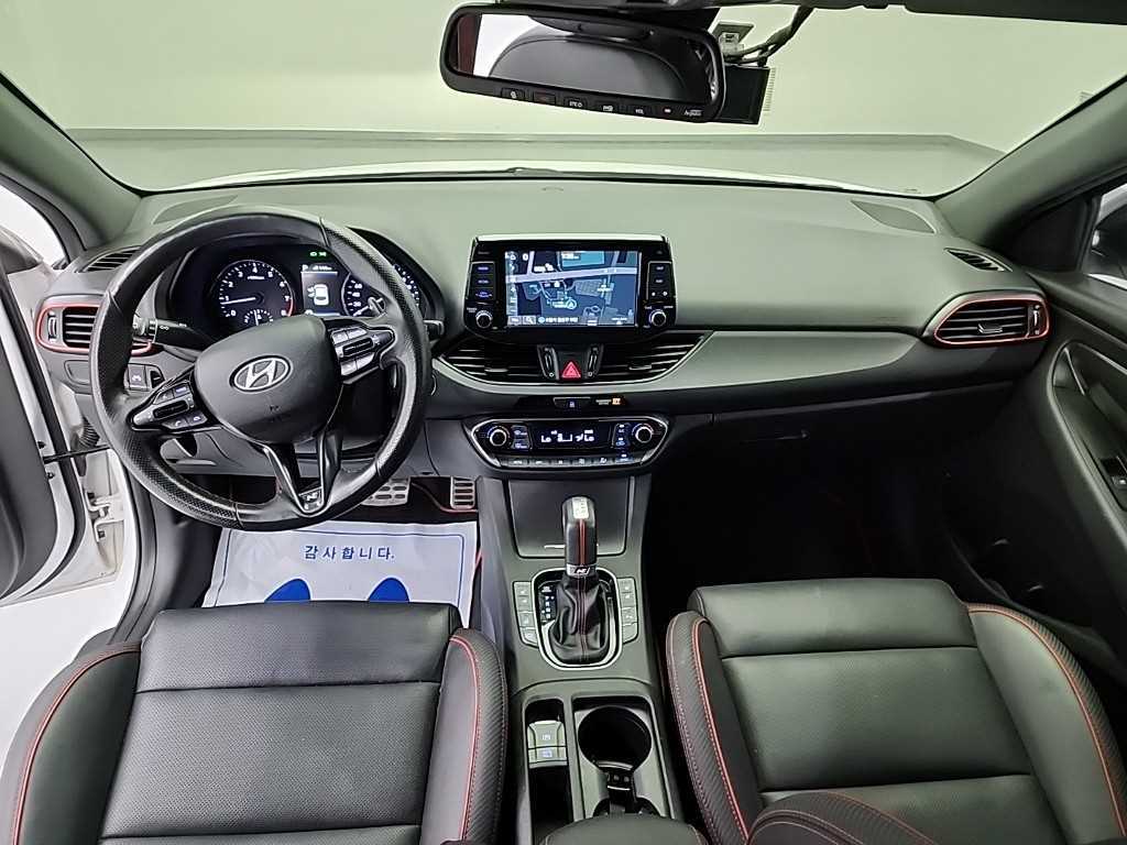HYUNDAI i30 - Vista 7